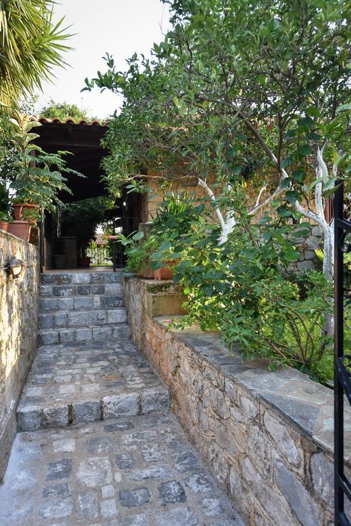 Villa Onar A Stone House With Amazing View Stoúpa Exterior foto