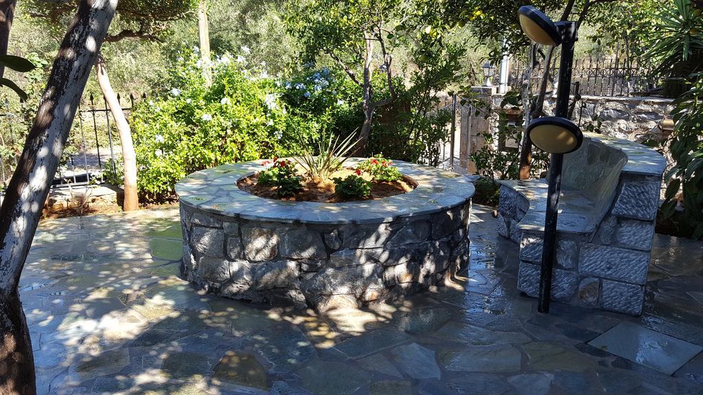 Villa Onar A Stone House With Amazing View Stoúpa Exterior foto